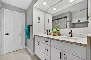 1963 Tanglewood Dr NE, Saint Petersburg, FL 33702 - Photo 21