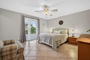 1963 Tanglewood Dr NE, Saint Petersburg, FL 33702 - Photo 17