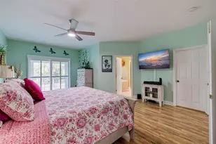 6251 Vista Verde Dr W, Saint Petersburg, FL 33707 - Photo 17