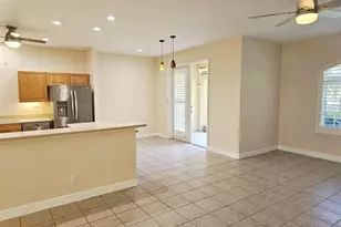 6251 Vista Verde Dr W, Saint Petersburg, FL 33707 - Photo 9