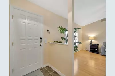 37157 Foxrun Place, Zephyrhills, FL 33542 - Photo 3