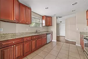 2501 W Gray St, Tampa, FL 33609 - Photo 13