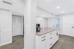 6001 Bahia Del Mar Cir, Saint Petersburg, FL 33715 - Photo 5