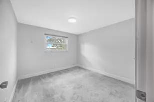 8306 W Forest Cir, Tampa, FL 33615 - Photo 17