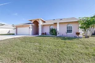 714 Charlotte Ave, Tarpon Springs, FL 34689 - Photo 3