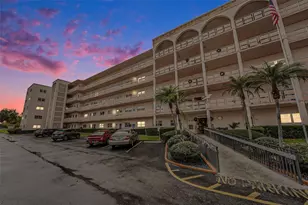 5623 80th St N, Saint Petersburg, FL 33709 - Photo 1