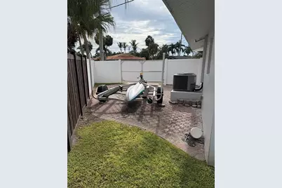 1359 40th Avenue NE, Saint Petersburg, FL 33703 - Photo 17