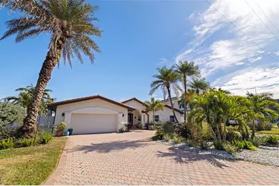 7827 9th Avenue S, Saint Petersburg, FL 33707 - Photo 3