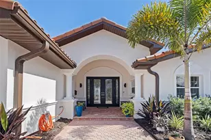 7827 9th Ave S, Saint Petersburg, FL 33707 - Photo 7