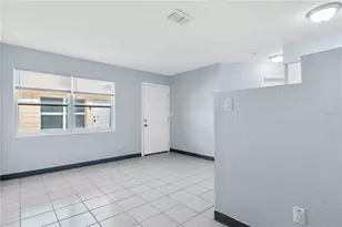 140 112th Ave N, Saint Petersburg, FL 33716 - Photo 3