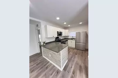 2100 Auburn Street S, Saint Petersburg, FL 33712 - Photo 39