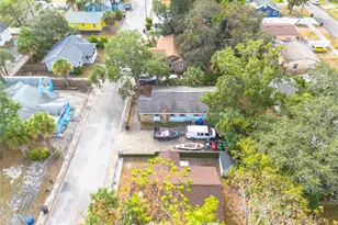 2011 Auburn St S, Saint Petersburg, FL 33712 - Photo 9