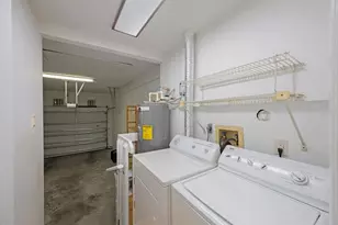 842 Amelia Ct NE, Saint Petersburg, FL 33702 - Photo 29