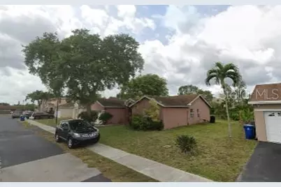 5221 NW 96th Avenue, Sunrise, FL 33351 - Photo 3