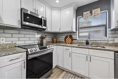 6501 Livingston Avenue N, Saint Petersburg, FL 33702 - Photo 9