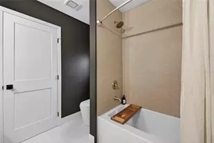 2000 Kansas Ave NE, Saint Petersburg, FL 33703 - Photo 23