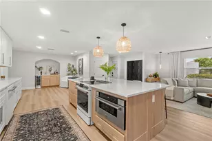 2000 Kansas Ave NE, Saint Petersburg, FL 33703 - Photo 9