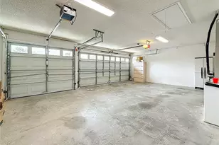 2387 Hillcreek Cir E, Clearwater, FL 33759 - Photo 43