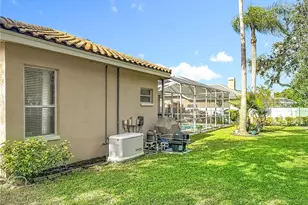 2387 Hillcreek Cir E, Clearwater, FL 33759 - Photo 55