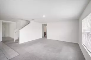 7575 Sail Clover Ln, Zephyrhills, FL 33540 - Photo 9