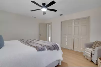 2050 67th Avenue N, Saint Petersburg, FL 33702 - Photo 13