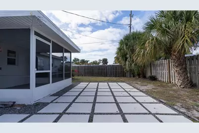 2237 Michele Drive, Sarasota, FL 34231 - Photo 17