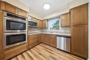 6725 17th Ln N, Saint Petersburg, FL 33702 - Photo 7