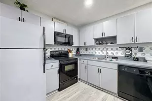 21027 Voyager Blvd, Land O Lakes, FL 34638 - Photo 7