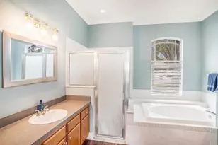 2846 Duncan Tree Cir, Valrico, FL 33594 - Photo 23