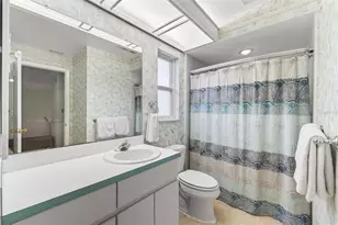 1421 Sea Gull Dr S, Saint Petersburg, FL 33707 - Photo 27