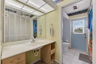 1421 Sea Gull Dr S, Saint Petersburg, FL 33707 - Photo 37