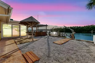 1421 Sea Gull Dr S, Saint Petersburg, FL 33707 - Photo 3