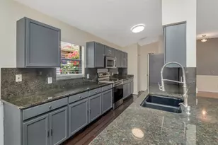 19519 Morden Blush Dr, Lutz, FL 33558 - Photo 5