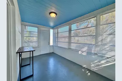 762 Paris Avenue S, Saint Petersburg, FL 33701 - Photo 3