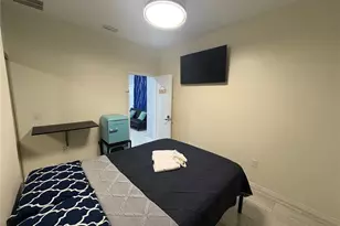 3715 Valley Tree Dr, Tampa, FL 33610 - Photo 19