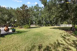 17425 New Cross Cir, Lithia, FL 33547 - Photo 45