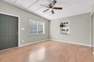 1201 53rd Ave N, Saint Petersburg, FL 33703 - Photo 5