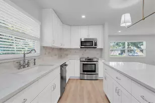1720 34th Ave N, Saint Petersburg, FL 33713 - Photo 11
