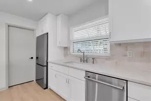 1720 34th Ave N, Saint Petersburg, FL 33713 - Photo 13