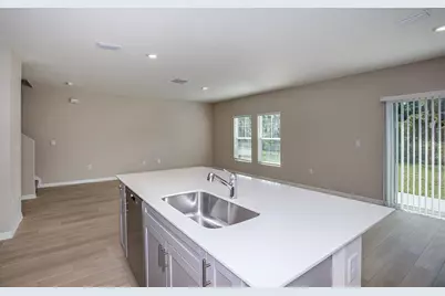 9158 Belleview Forest Pass, Zephyrhills, FL 33541 - Photo 9