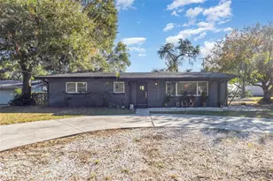 29 Golfview Cir NE, Winter Haven, FL 33881 - Photo 1