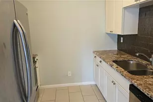 1902 Dandridge St, Sun City Center, FL 33573 - Photo 9