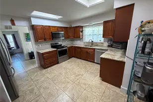 17512 Brandywine Dr, Lutz, FL 33549 - Photo 9