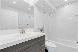 51 Island Way, Clearwater Beach, FL 33767 - Photo 27