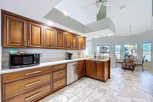 9276 Ashley Dr, Weeki Wachee, FL 34613 - Photo 15