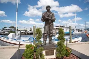 318 E Tarpon Ave, Tarpon Springs, FL 34689 - Photo 15