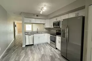 7218 E Bank Dr, Tampa, FL 33617 - Photo 5