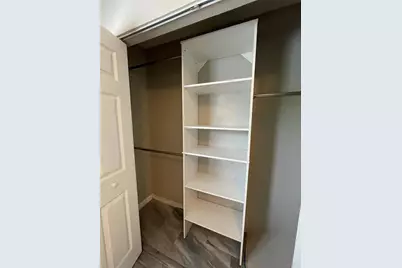 7218 E Bank Dr, Tampa, FL 33617 - Photo 11