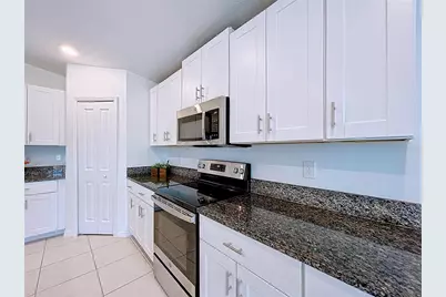 6557 Bar S Bar Trail, Zephyrhills, FL 33541 - Photo 31