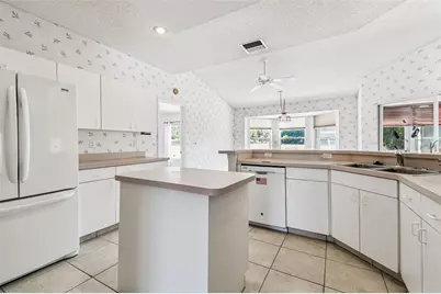 2305 E Del Webb Blvd, Sun City Center, FL 33573 - Photo 17